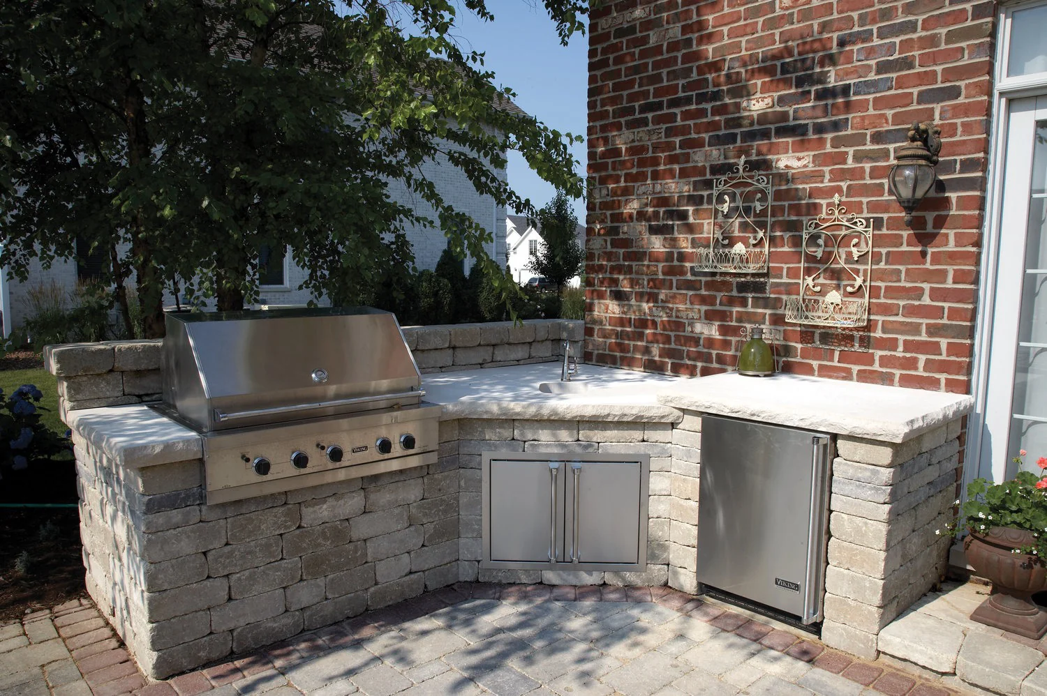 custom outdoor kitchen near me